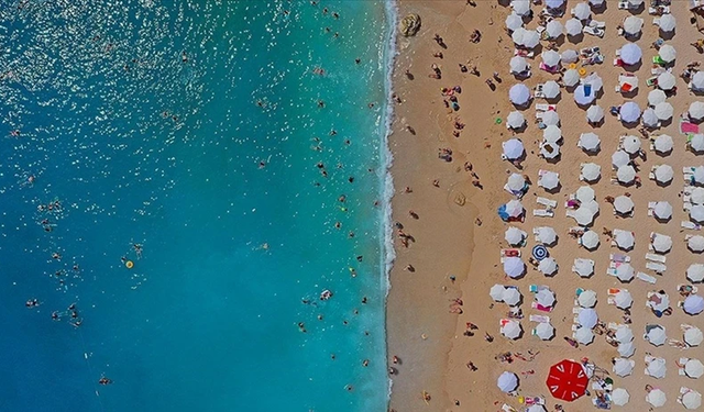 Türkiye’ye Turist Akını Sürüyor