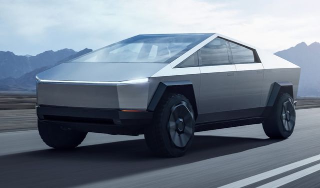Tesla Cybertruck İkinci Elde Çakıldı