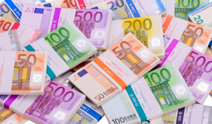Euro rekor tazeledi, tarihi zirveyi gördü